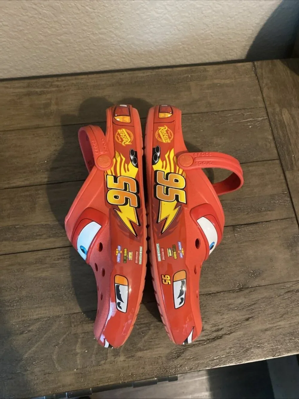 lightning mcqueen crocs M8 W10 - Picture 6 of 7